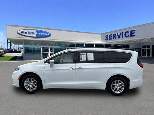 Bright White Clearcoat 2022 Chrysler Pacifica Touring L