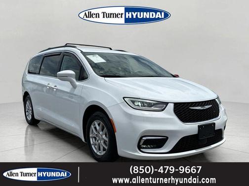 Bright White Clearcoat 2022 Chrysler Pacifica Touring L
