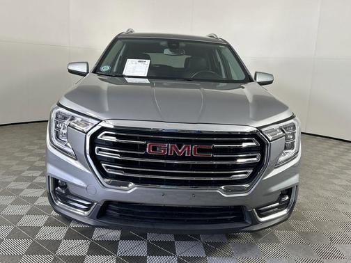 Sterling Metallic 2024 GMC Terrain SLT