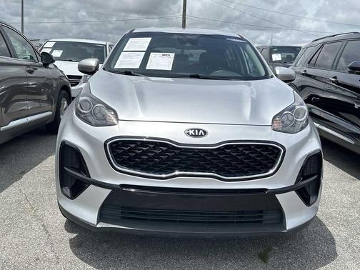 Sparkling Silver 2022 Kia Sportage LX