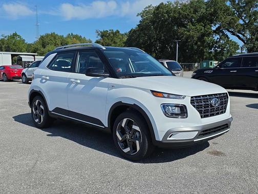 2026 Hyundai VENUE SEL