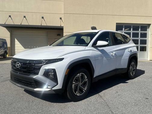 2026 Hyundai TUCSON Hybrid Blue SE