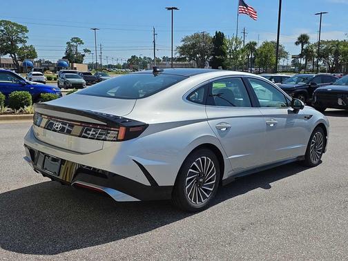 2025 Hyundai SONATA Hybrid Limited