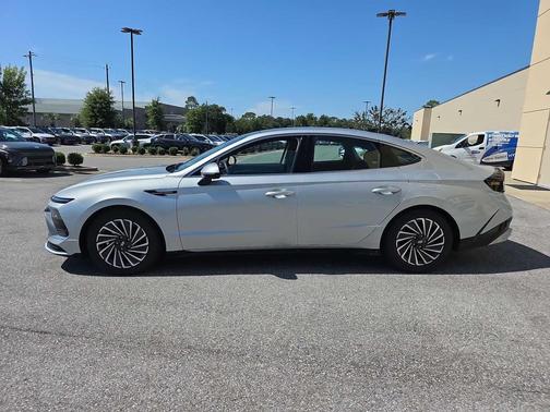 2025 Hyundai SONATA Hybrid Limited