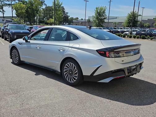2025 Hyundai SONATA Hybrid Limited