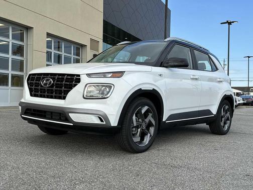 2026 Hyundai VENUE SEL w/Two-Tone Roof