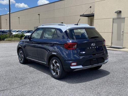 Denim w/White Roof 2026 Hyundai VENUE SEL w/Two-Tone Roof