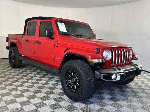 Firecracker Red Clearcoat 2021 Jeep Gladiator Overland
