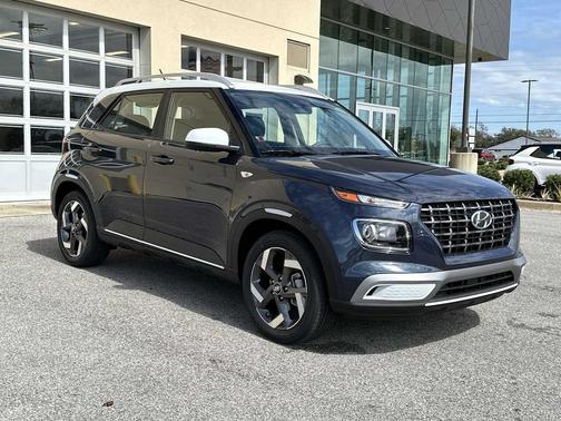 2026 Hyundai VENUE SEL w/Two-Tone Roof