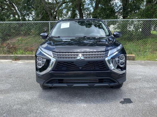 Labrador Black Pearl 2024 Mitsubishi Eclipse Cross LE