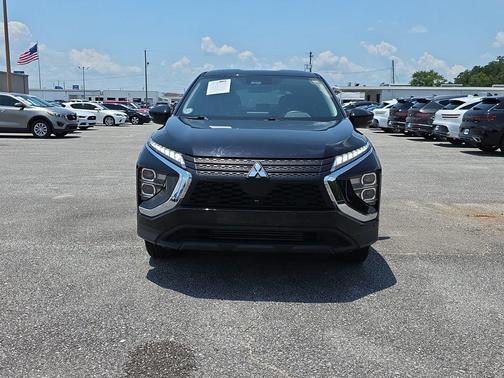 Labrador Black Pearl 2024 Mitsubishi Eclipse Cross LE