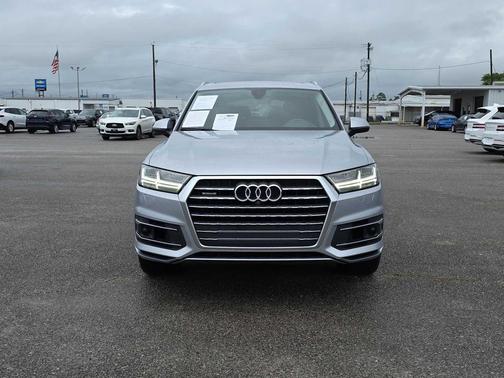 Florett Silver Metallic 2018 Audi Q7 3.0T Prestige