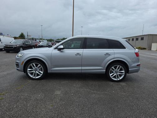 Florett Silver Metallic 2018 Audi Q7 3.0T Prestige