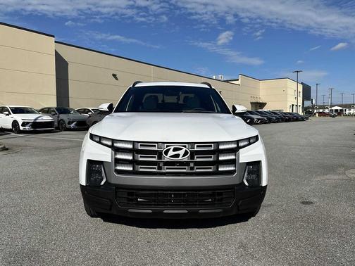Atlas White 2026 Hyundai SANTA CRUZ SEL Activity