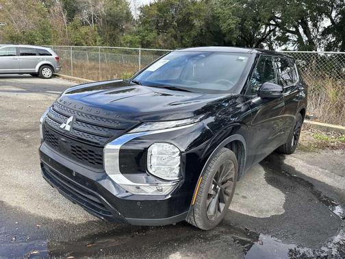 2022 Mitsubishi Outlander Black Edition 2WD