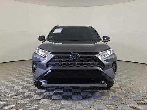 2020 Toyota RAV4 Hybrid SE