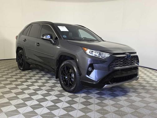 2020 Toyota RAV4 Hybrid SE