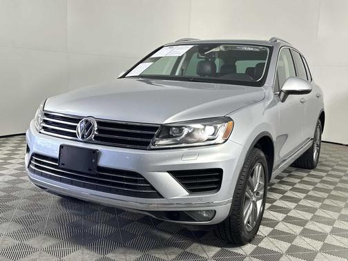 SILEVR 2016 Volkswagen Touareg TDI Lux