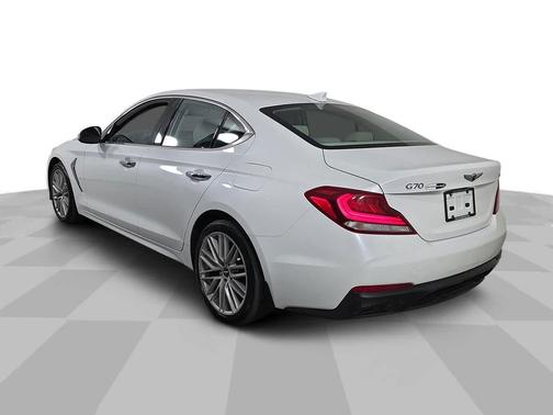 2020 Genesis G70 2.0T RWD
