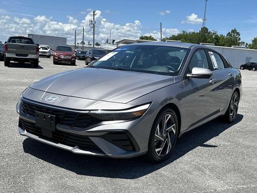 Fluid Metal 2024 Hyundai ELANTRA Limited