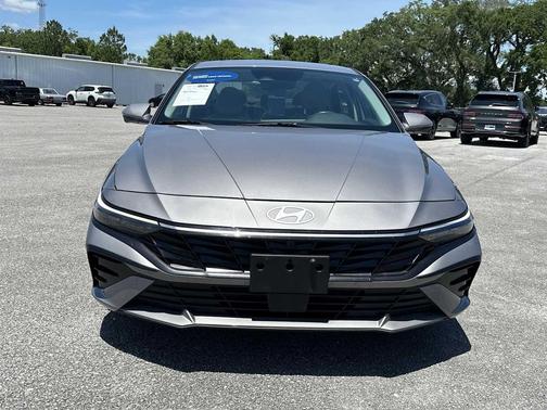 Fluid Metal 2024 Hyundai ELANTRA Limited