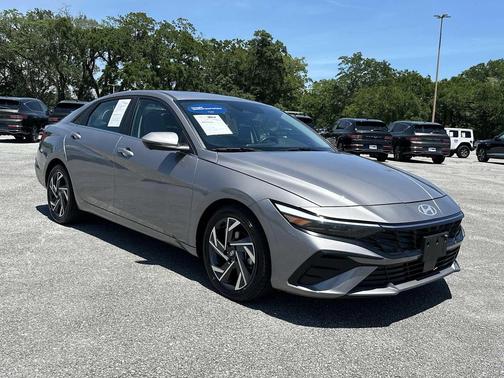 Fluid Metal 2024 Hyundai ELANTRA Limited