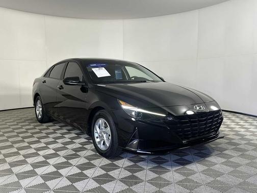 2021 Hyundai ELANTRA SE