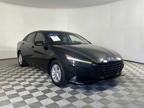 2021 Hyundai ELANTRA SE