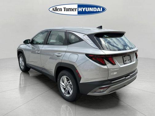 Shimmering Silver 2026 Hyundai TUCSON SE