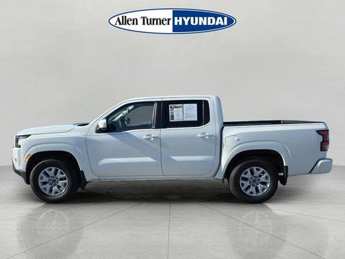Glacier White 2023 Nissan Frontier SV