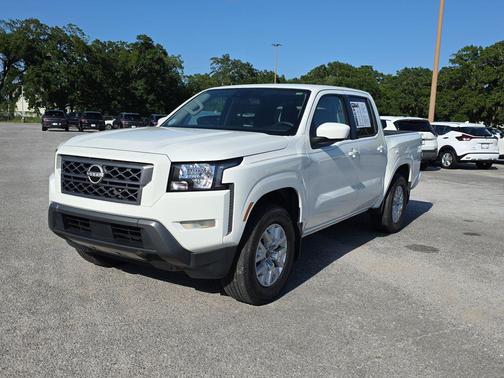 Glacier White 2023 Nissan Frontier SV