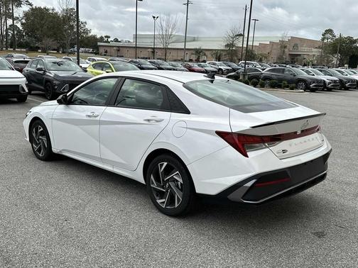 2025 Hyundai ELANTRA HEV SEL Sport