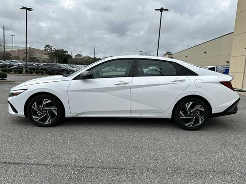 2025 Hyundai ELANTRA HEV SEL Sport