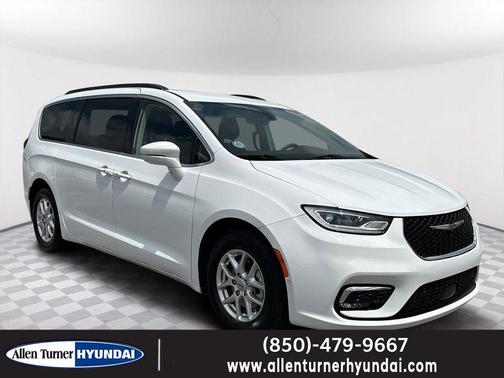 Bright White Clearcoat 2022 Chrysler Pacifica Touring L
