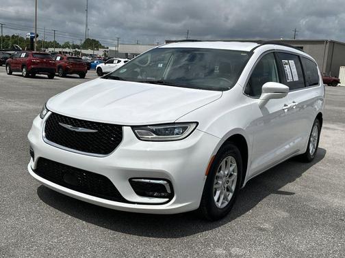 Bright White Clearcoat 2022 Chrysler Pacifica Touring L