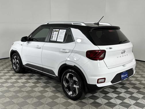 2024 Hyundai VENUE Limited