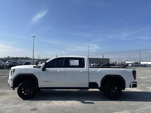2024 GMC Sierra 2500 AT4