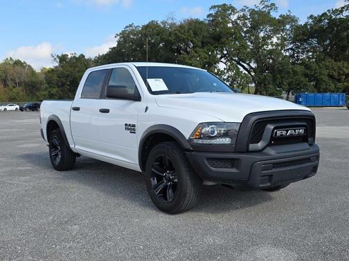 2024 RAM 1500 Classic Warlock Crew Cab 4x2 5'7' Box