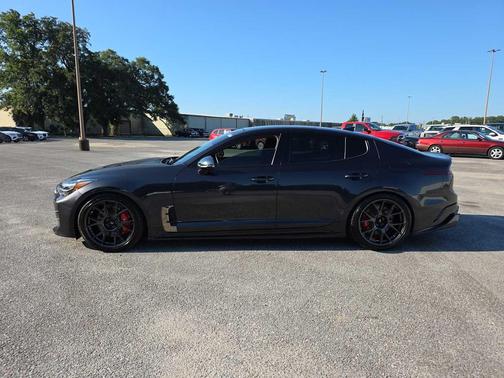 2019 Kia Stinger GT2