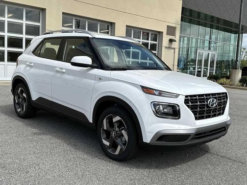 Lunar White 2026 Hyundai VENUE SEL