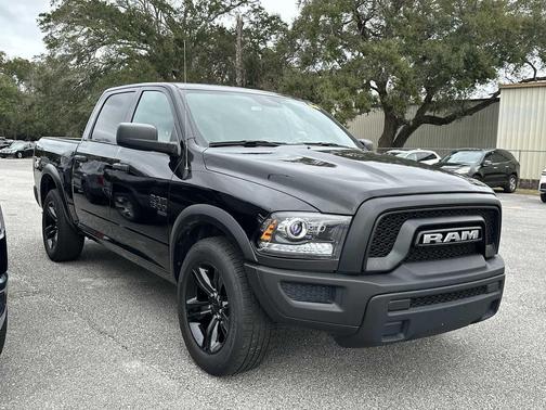 2024 RAM 1500 Classic Warlock Crew Cab 4x2 5'7' Box