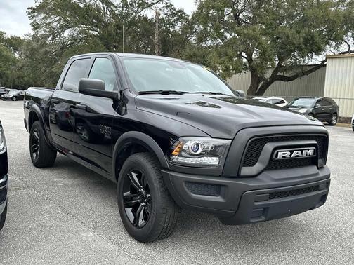 2024 RAM 1500 Classic Warlock Crew Cab 4x2 5'7' Box