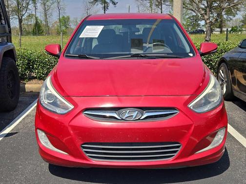 Boston Red Pearl 2014 Hyundai Accent SE