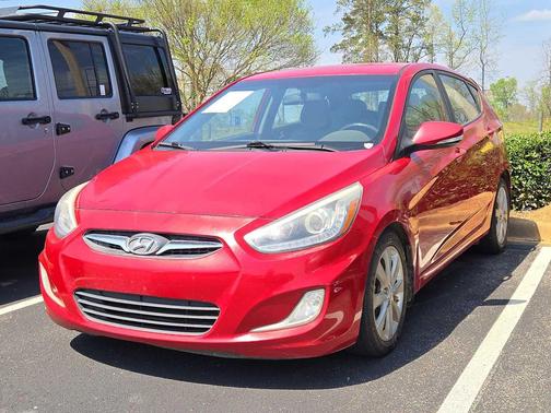 Boston Red Pearl 2014 Hyundai Accent SE