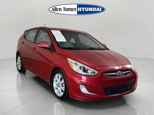 Boston Red Pearl 2014 Hyundai Accent SE