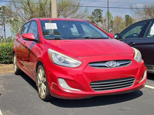 Boston Red Pearl 2014 Hyundai Accent SE
