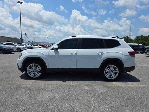 Pure White 2019 Volkswagen Atlas 3.6L SE w/Technology