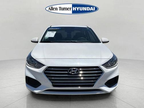 Frost White Pearl 2021 Hyundai Accent SE