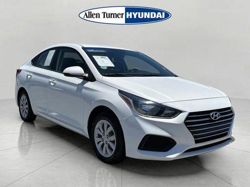 Frost White Pearl 2021 Hyundai Accent SE