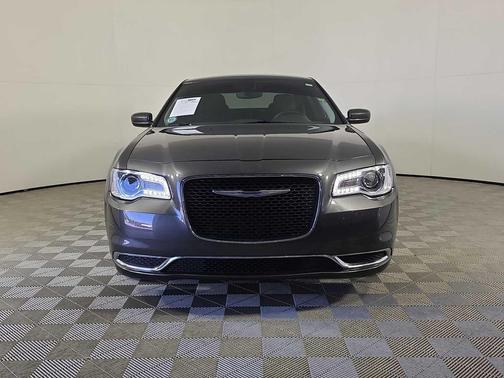 2023 Chrysler 300 Touring
